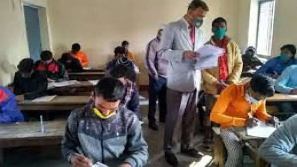हरियाणा बोर्ड परीक्षा: हिंदी की परीक्षा में भी नकल करते पकड़े गए छात्र, राज्य भर में सामने आए 50 मामले