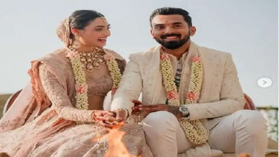 KL Rahul Athiya Shetty Wedding Photo: अथिया शेट्टी और केएल राहुल की शादी के बाद पहली फोटो सामने आई है